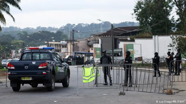 Ivorian security forces at a checkpoint