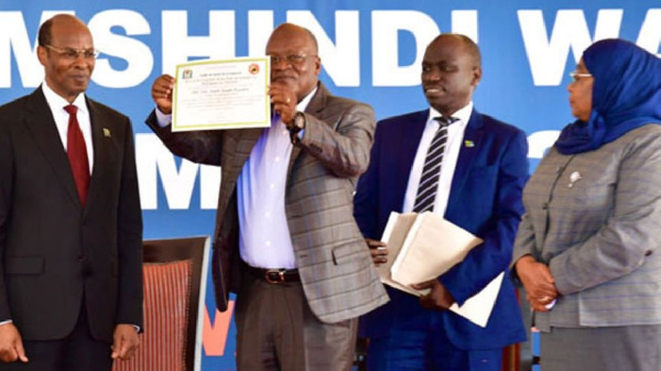 President Magufuli displays his certificate of victory in Dodoma on November 1, 2020. ( THE CITIZEN)