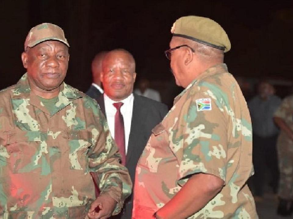  South Africa’s president appears in full military uniform