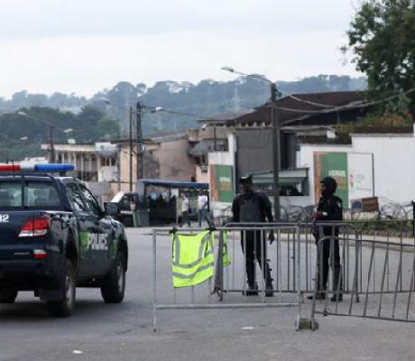 Ivorian security forces at a checkpoint