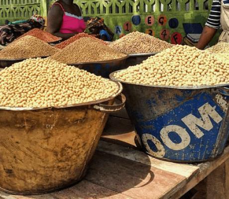 Kenya is to distribute cereals to the poor (file photo)