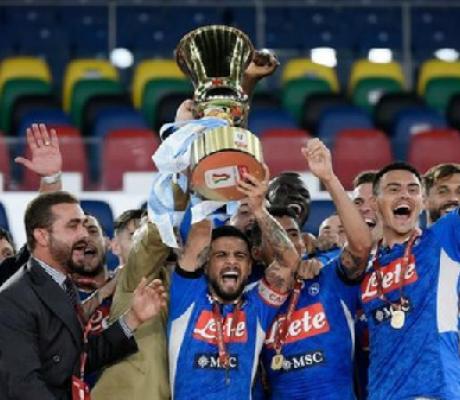 Napoli had to collect the Coppa Italia trophy themselves because of COVID 19 protocols