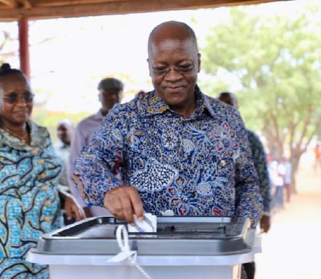 President John Magufuli casting his ballot