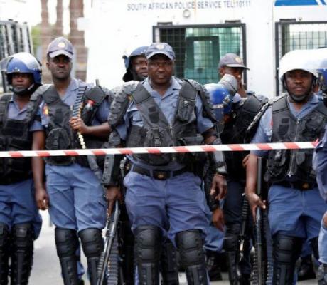 File Photo-South African police in a file photo. January 31, 2019. REUTERS/Siphiwe Sibeko