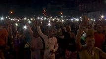 Candle light procession by the protestors (#EndSARS vigil in Lagos, Nigeria. - Copyright © afric