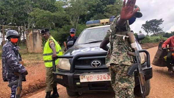 Some officers blocked people from accessing a Mbogo Clan site at Mugulu Zigoti, Mityana District