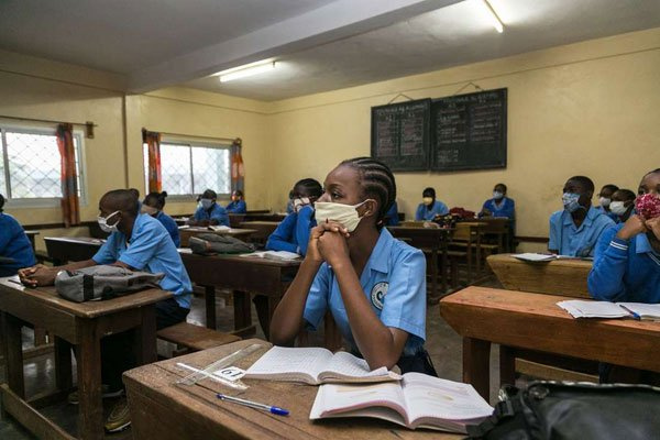 Students wear face masks in class to prevent the spread of the Covid-19 coronavirus in Yaoundé, Came