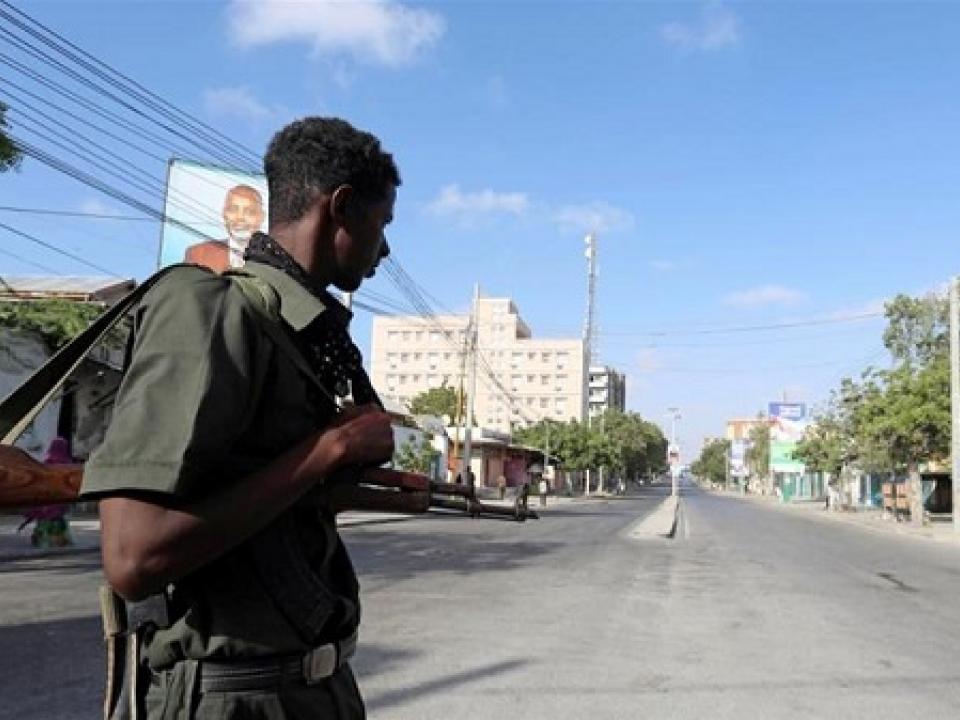 File photo of a government soldier in Mogadishu