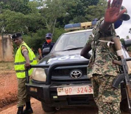 Some officers blocked people from accessing a Mbogo Clan site at Mugulu Zigoti, Mityana District